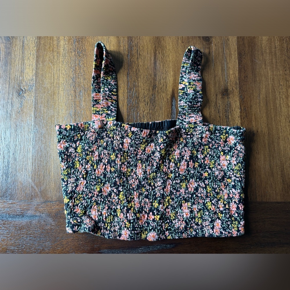 American Eagle Floral Knit Women's Crop Top- size Medium